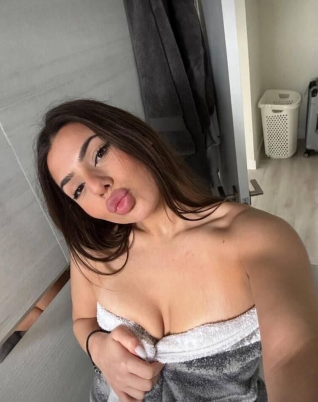 Hot freaky babe ; I’M AVAILABLE FOR BOTH INCALL AND OUTCALL ! NO BS! 😍 CALL OR TEXT 442-336-6129 - Image 2